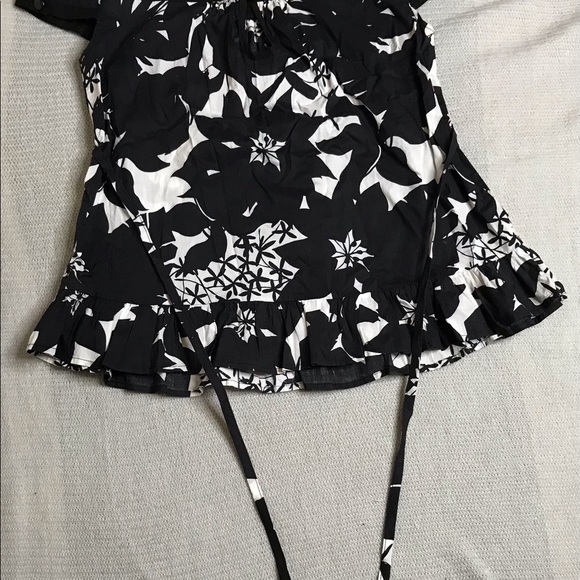 🎉 DKNY BLOUSE 🎉 - Picture 5 of 6